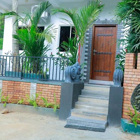 Star Rain Tour Inn Ratnapura Eksteriør bilde